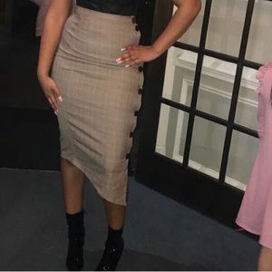 Cuteeeee trendy skirt for a night out